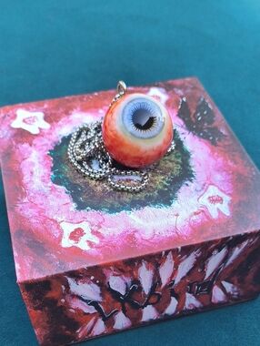 LKBIRD PHANTOM SUN REALISTIC Eyeball Necklace. 👁️ CREEPY 👁️ HORROR 👁️